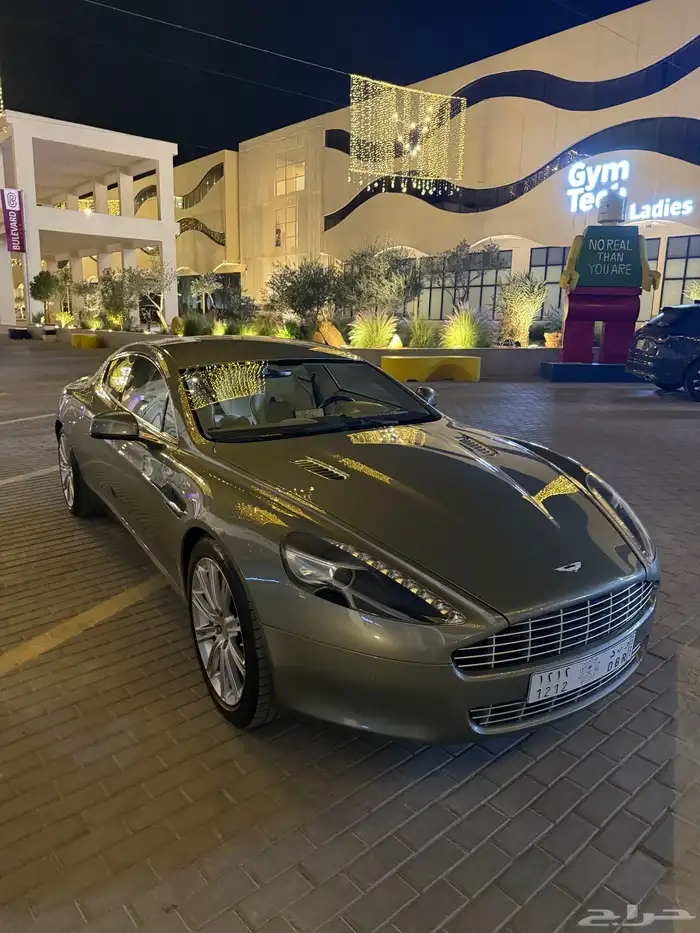 للبيع او البدل المناسب 2011 Rapide Aston Martin 6