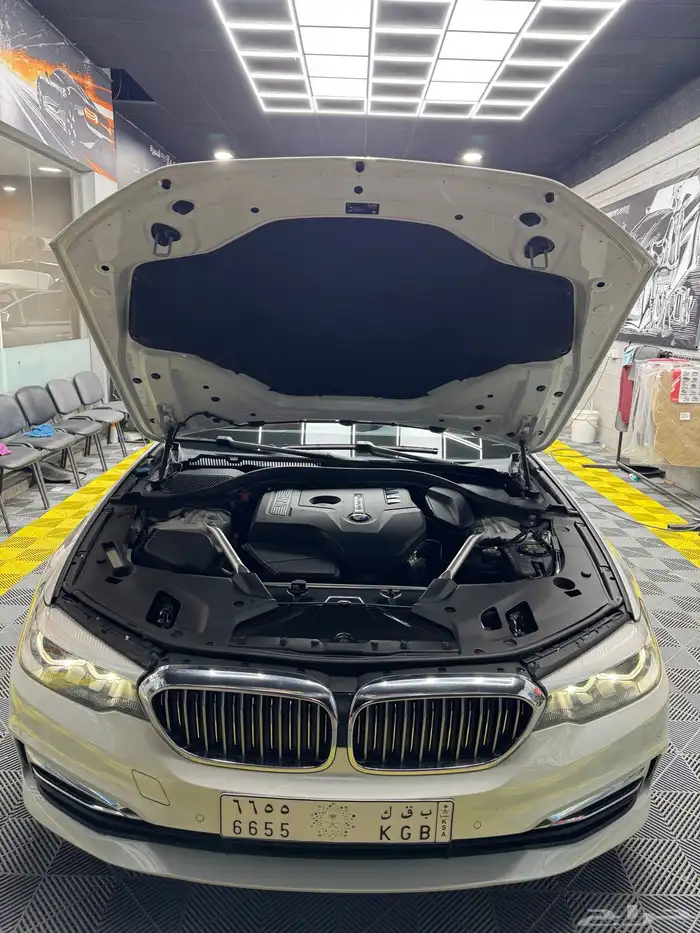 بي ام دبليو 520i 16