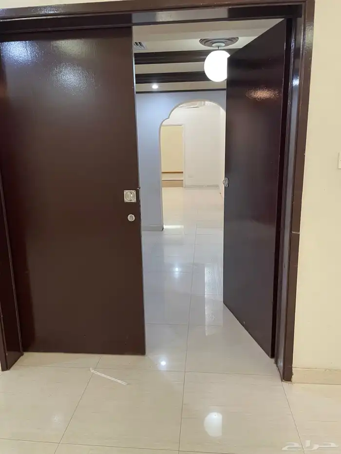 للبيع دبلكس شبه متصل بالفاروق الجنوبية الجبيل360م2 المالك 27