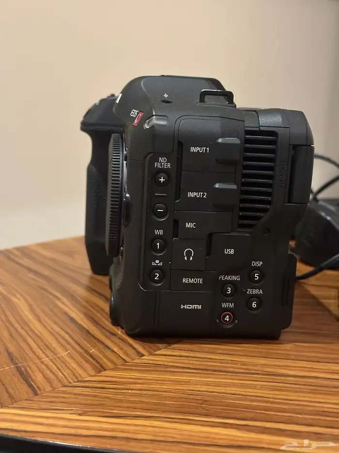 الكاميرا السينيمائية كانون CANON Camera C70 1