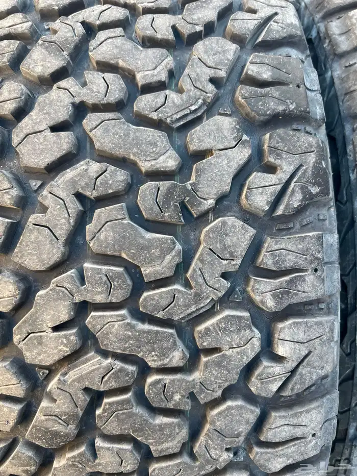 كفرات ودواي نص حجري مقاس 275 65 18 6