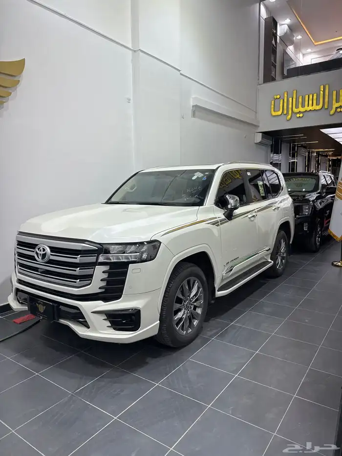 لاند كروزر للايجار مكتب تأجير سيارات 0