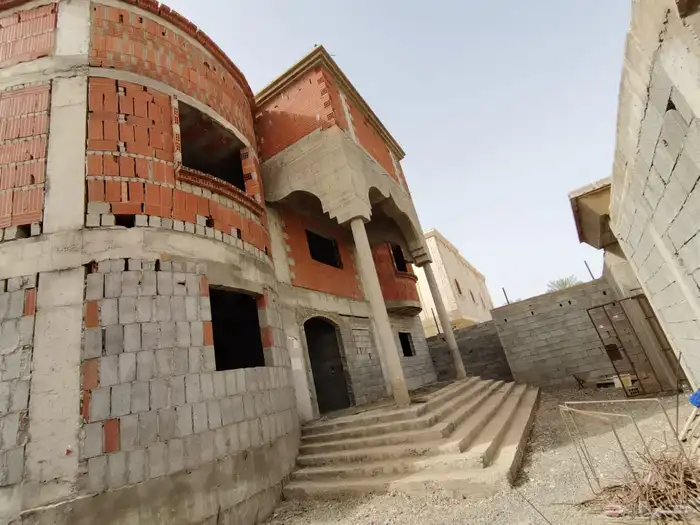 عمارة وفيلا للبيع قرب شارع البخاري 0