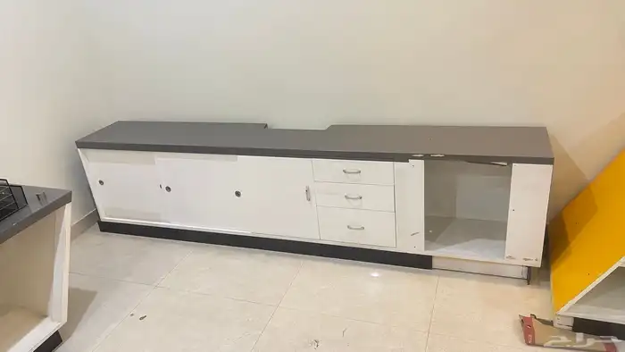 للبيع أثاث مكتبي فاخر بحالة ممتازة 3