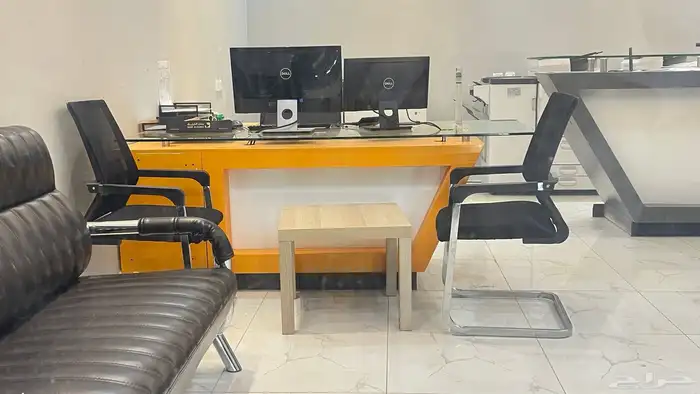 للبيع أثاث مكتبي فاخر بحالة ممتازة 14