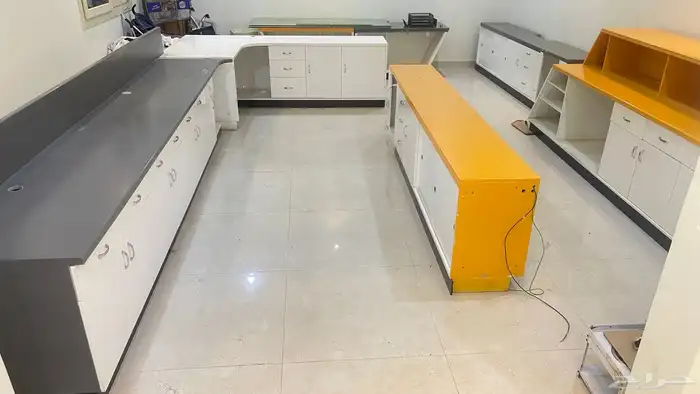 للبيع أثاث مكتبي فاخر بحالة ممتازة 5