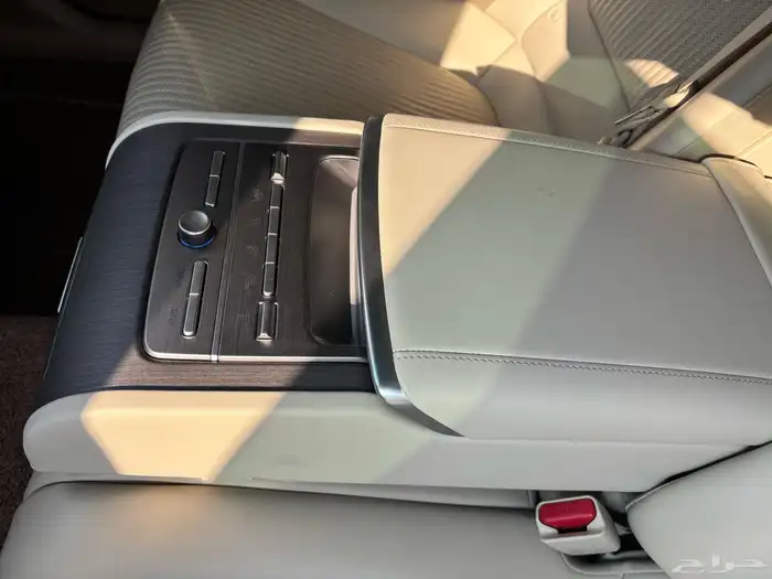 أزيرا كاليجرافي - 2023 - بنزين - 3.5cc - دفع رباعي تم البيع 25