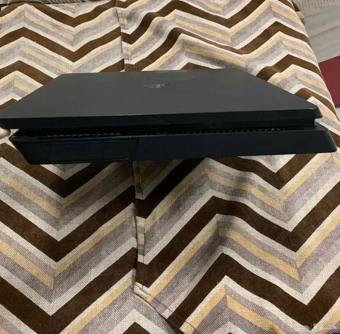 سوني 4 مع خمسه اجهزه 2