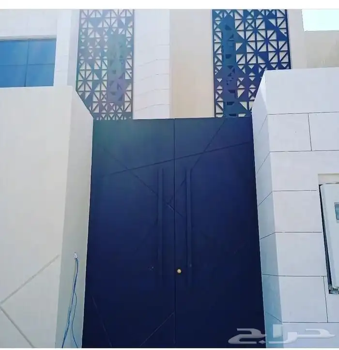 ابواب حديد - كلادينج - درابزين - شبابيك - مضلات 37