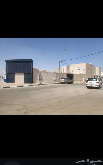 عمارة للبيع بالمذنب 3 شوارع- 1421متر 1