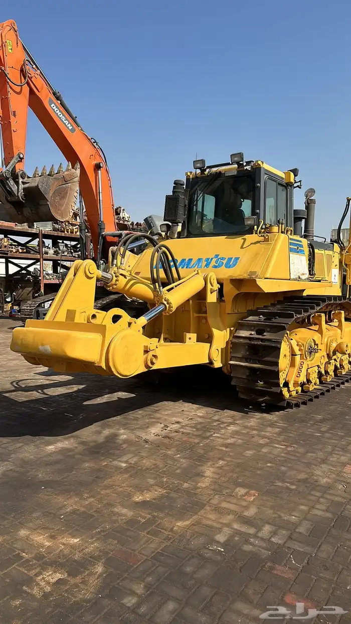 بلدوزر 155-6 وارد أمريكي نظيف جدا عدد ساعات العمل 15000 ساع 9