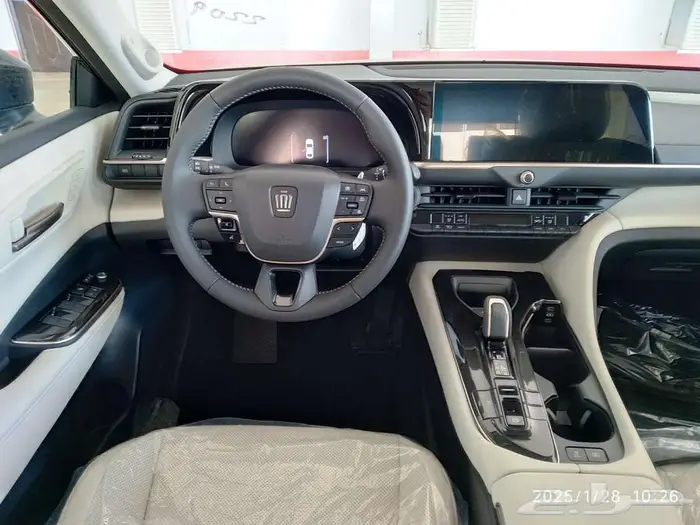 وارد اليحيى كراون بريميوم 2.5 لتر هجين فل رادار جلد 2025 17