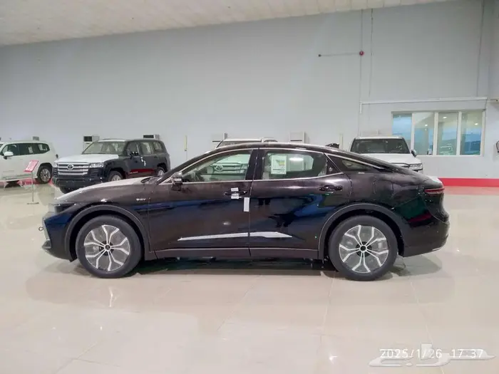 وارد اليحيى كراون بريميوم 2.5 لتر هجين فل رادار جلد 2025 6