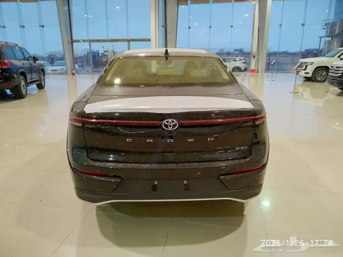 وارد اليحيى كراون بريميوم 2.5 لتر هجين فل رادار جلد 2025 3