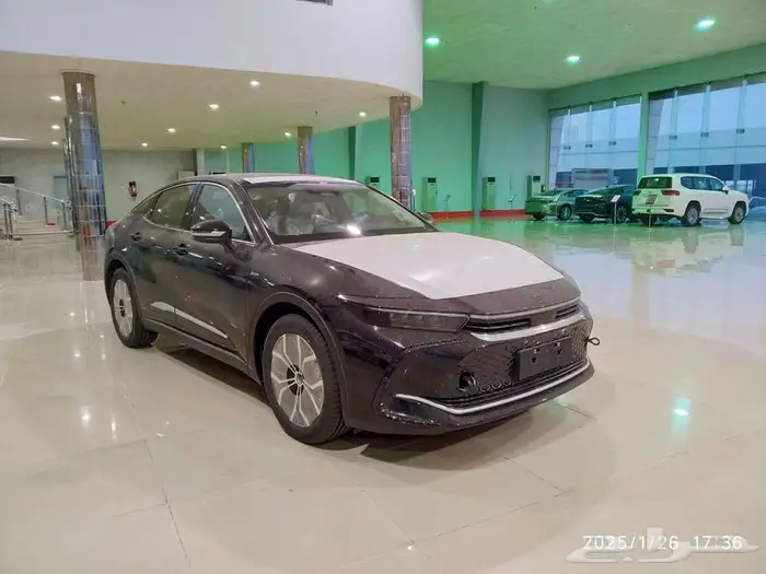 وارد اليحيى كراون بريميوم 2.5 لتر هجين فل رادار جلد 2025 2