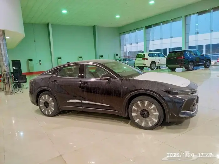 وارد اليحيى كراون ماجيستا 2.4 لتر تيربو هجين فل بانوراما2025 2