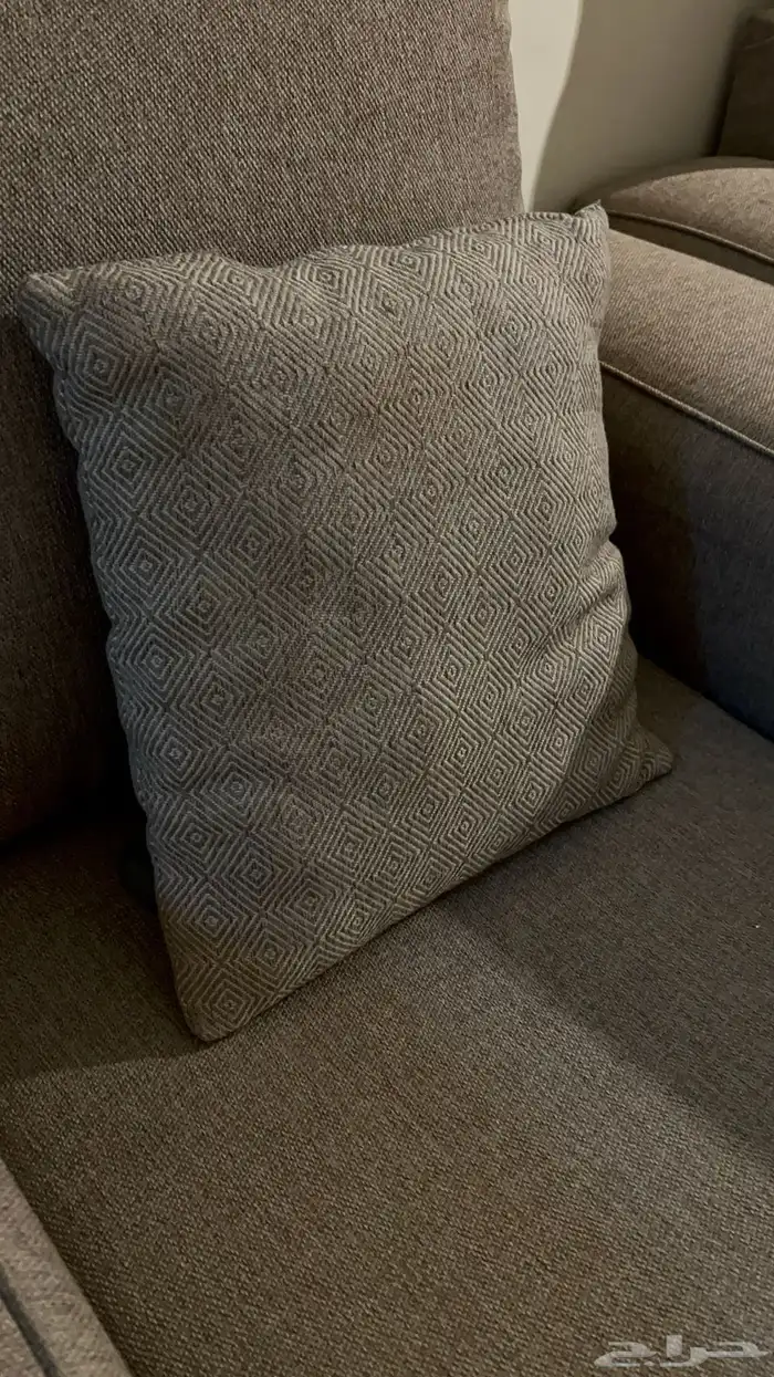 اثاث للبيع بسبب النقل (مكيف - كنب - طاولة) 1