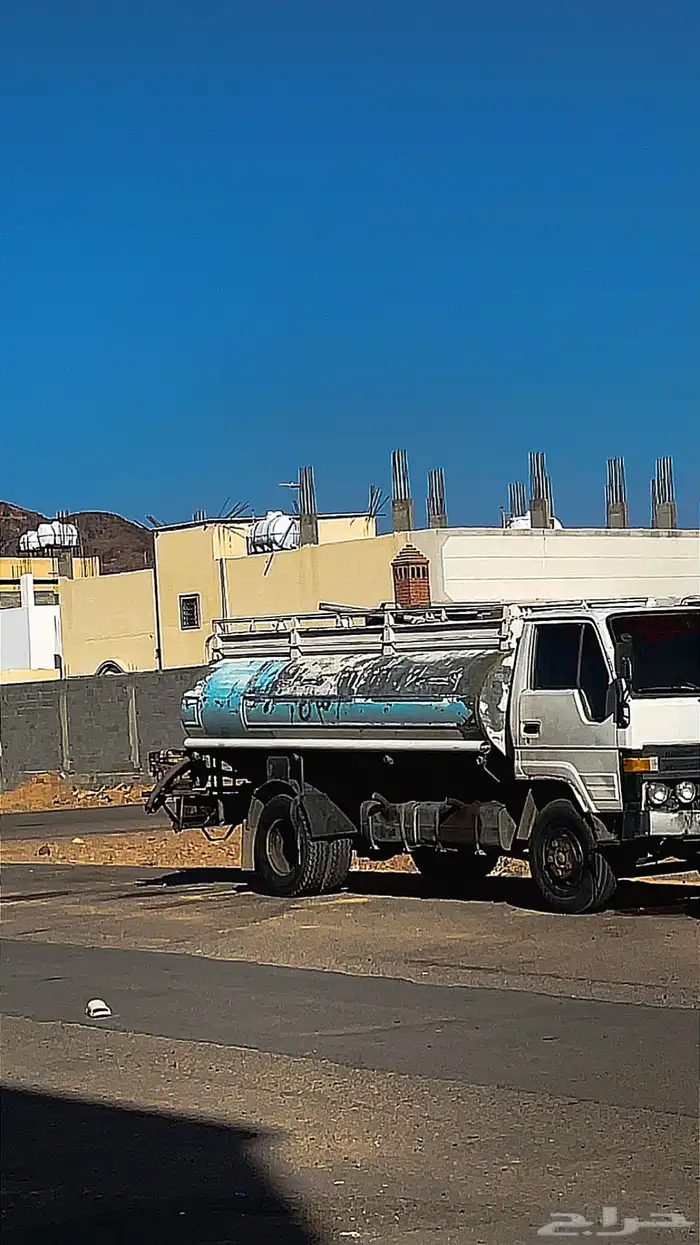 وايت 7طن لتوصيل الماء داخل خيبر الشماليه وخارجها 0