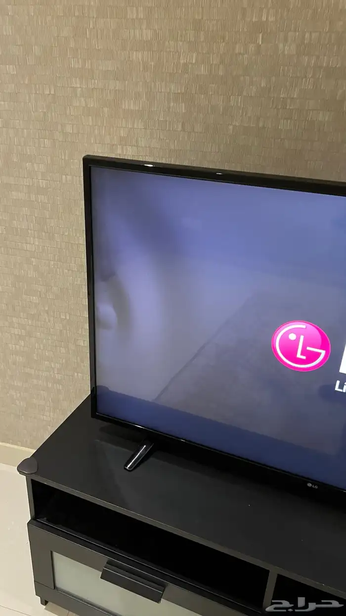 تلفزيون ال جي سمارت مع طاولة 2