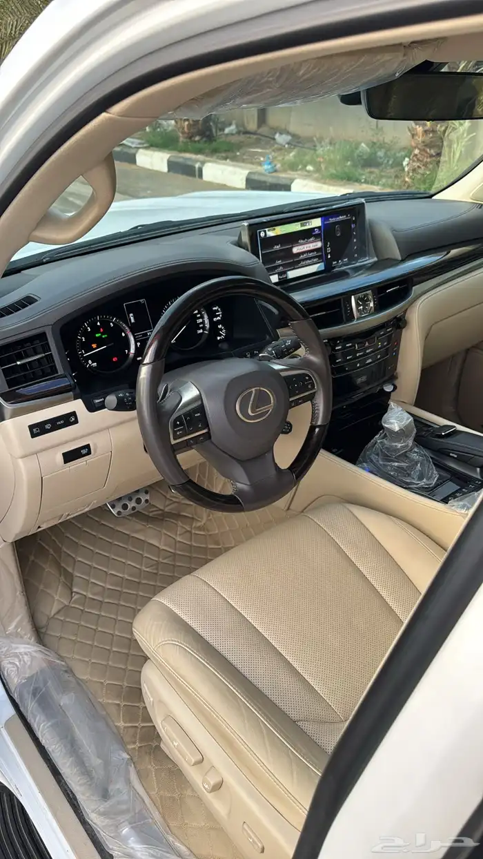 لكزس - LX570 سعودي مخزن 2021 تم للبيع مباع 10