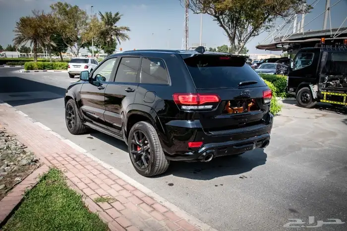جراند شيروكي SRT ماكينة 6.4 2