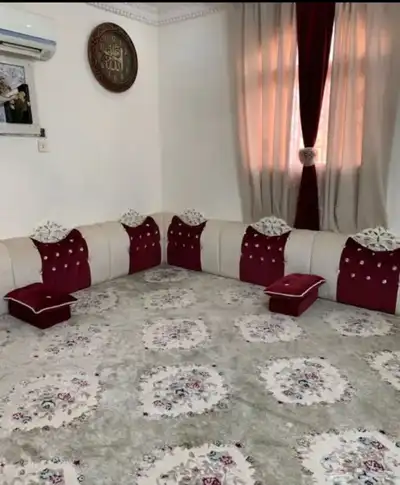 مقلط للبيع 4 ف 4 مع الستاير والفرشه 500 قابل للتفاوض. 0