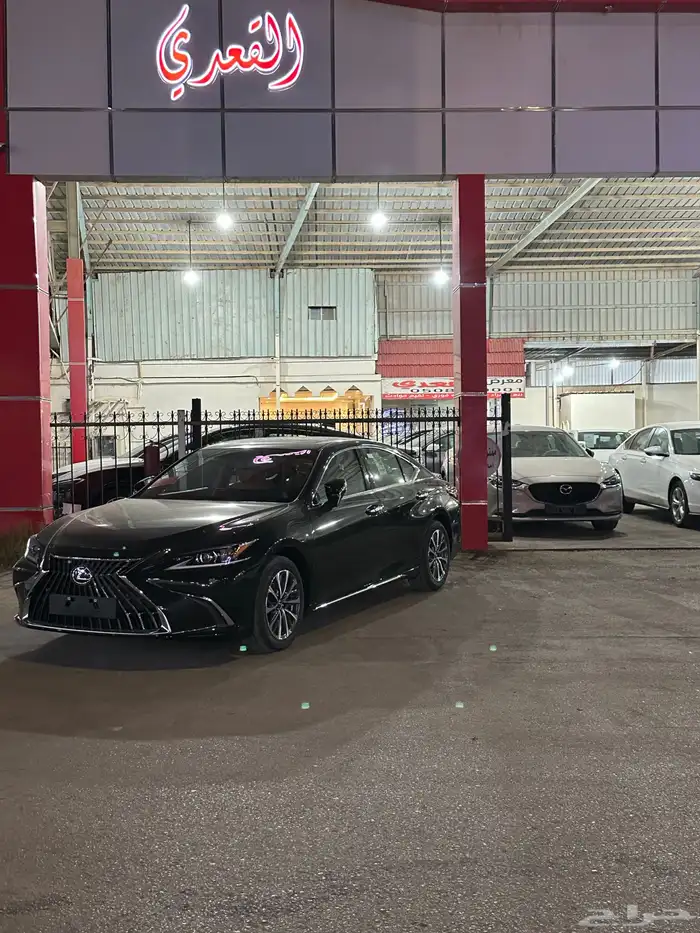 لكزس ES350 2025 تشغيل عن بعد 3