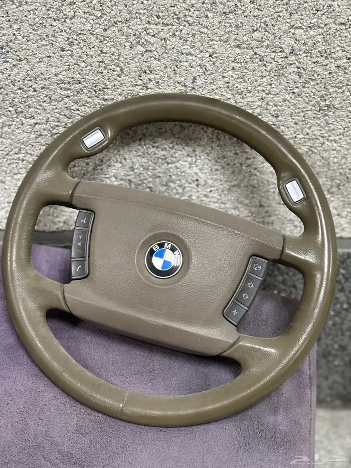 للبيع طارة Bmw 1