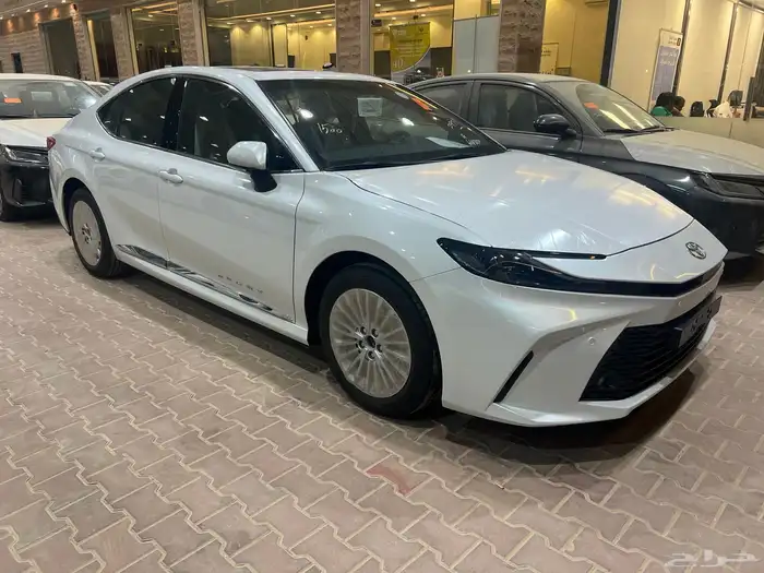 كامري 2025 متاح اقساط بنوك بنزين هايبرد 14