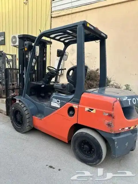 فوركلفت رافعة شوكية للايجار تاجير رافعات شوكية يومي شهري 7