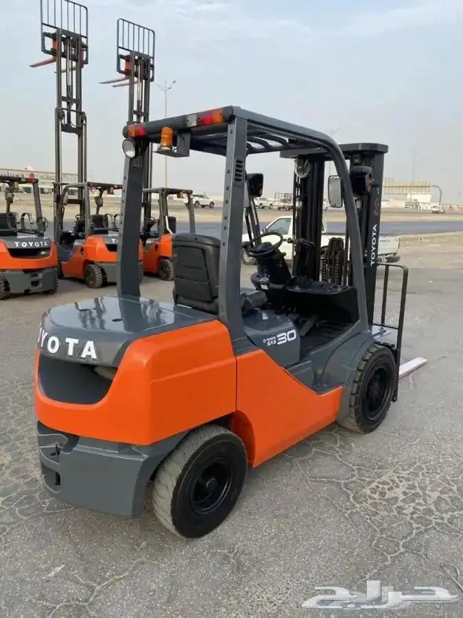 فوركلفت رافعة شوكية للايجار تاجير رافعات شوكية يومي شهري 24