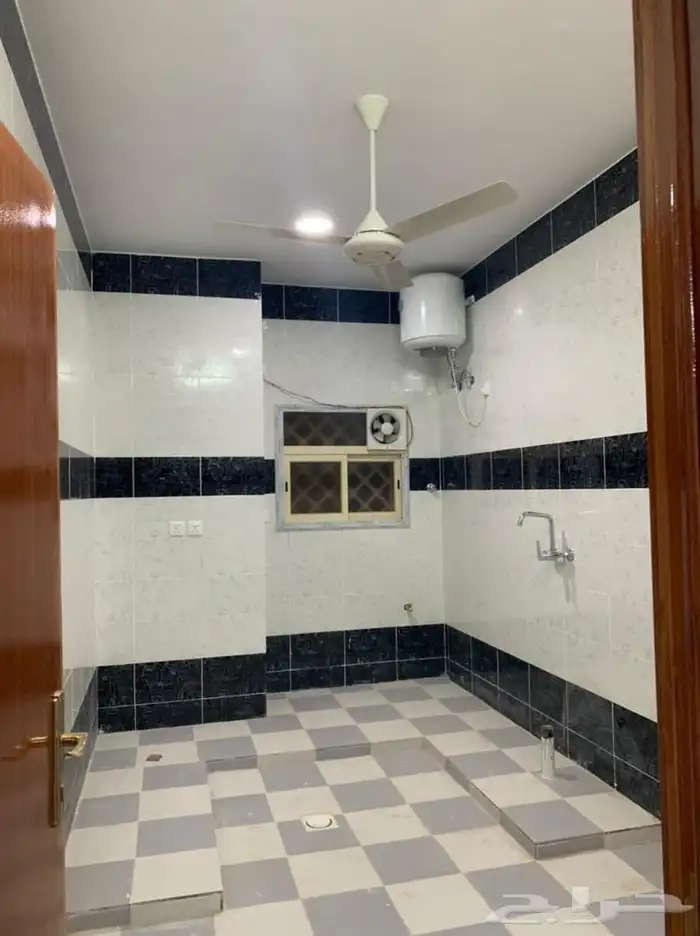 عمارة للبيع مع 4 ادوار كل دور شقتين 6