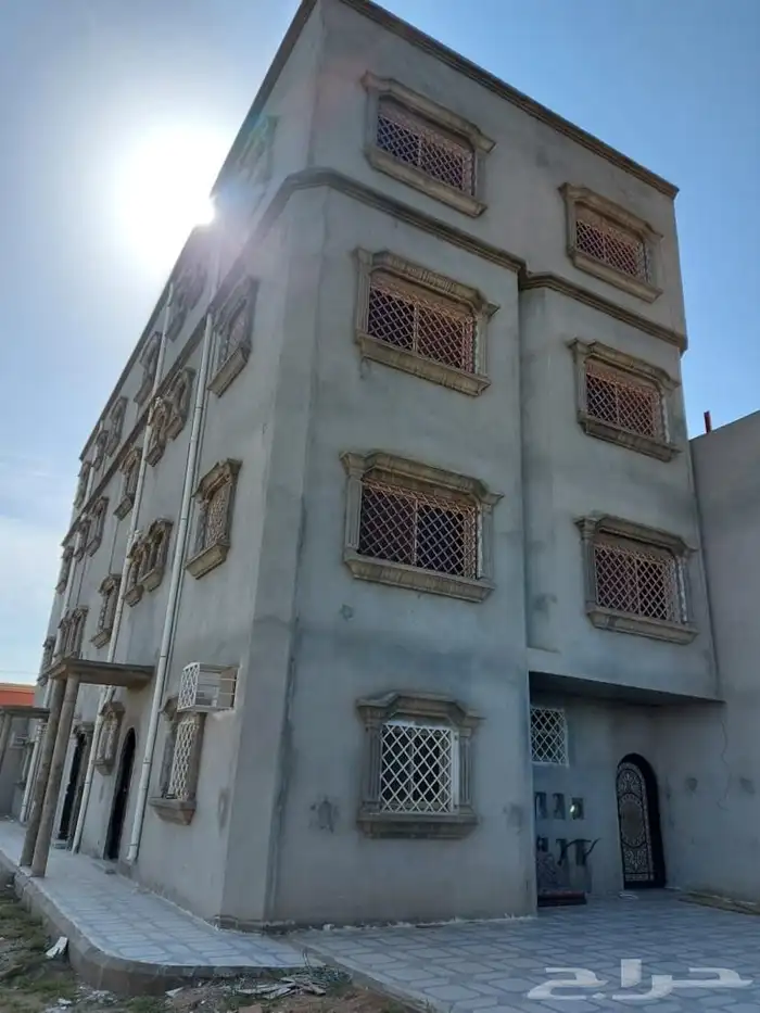 عمارة للبيع مع 4 ادوار كل دور شقتين 0