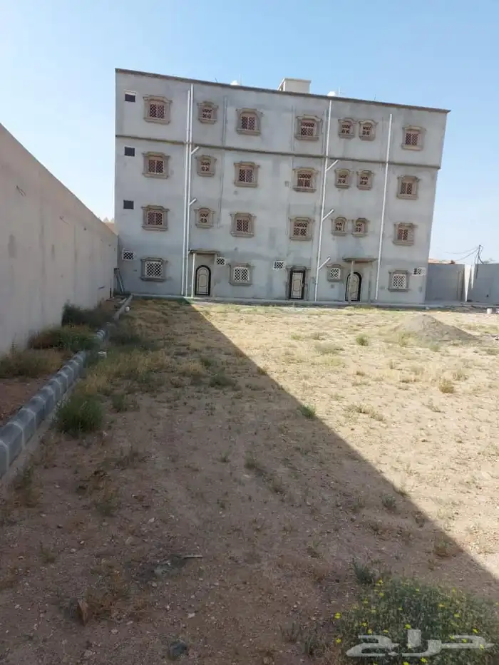 عمارة للبيع مع 4 ادوار كل دور شقتين 1