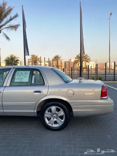 للبيع فورد فاكتوريا 2008 12