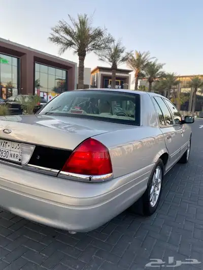 للبيع فورد فاكتوريا 2008 9