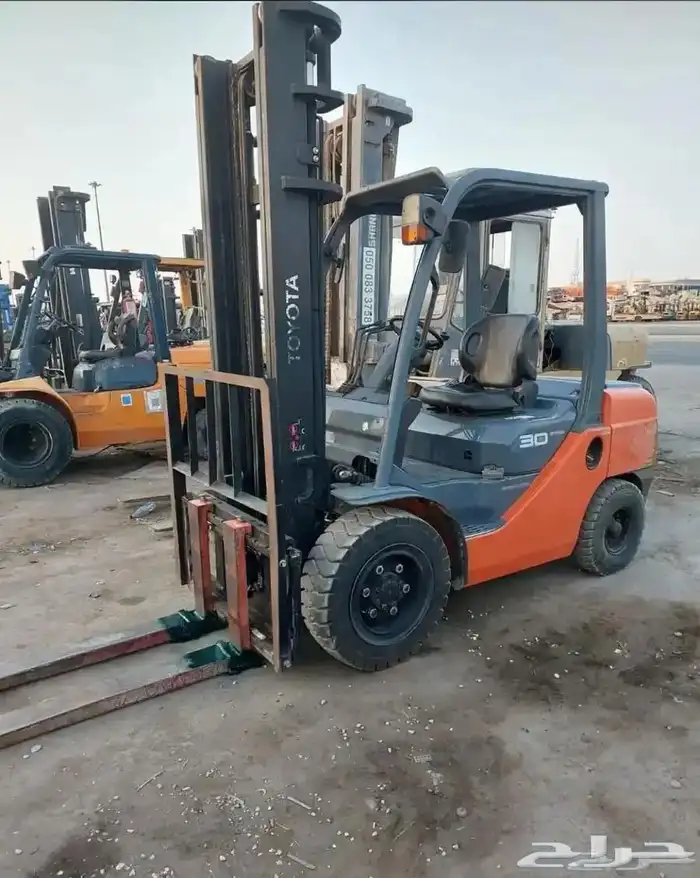 فوركلفت رافعة شوكية للايجار تاجير رافعات شوكية يومي شهري 23