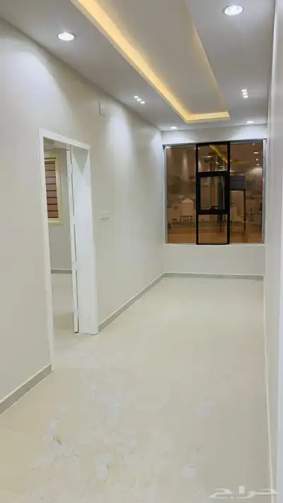 دور ثالث 7 غرف مساحة حول 400 سطح خاص فقط 630 9