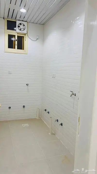 دور ثالث 7 غرف مساحة حول 400 سطح خاص فقط 630 8