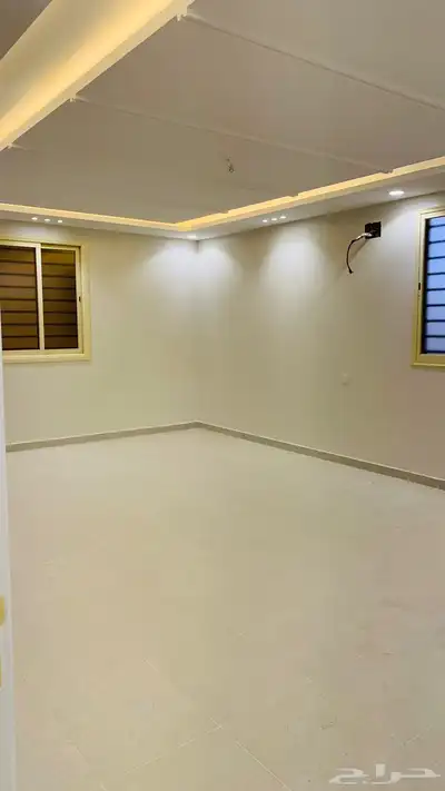 دور ثالث 7 غرف مساحة حول 400 سطح خاص فقط 630 6