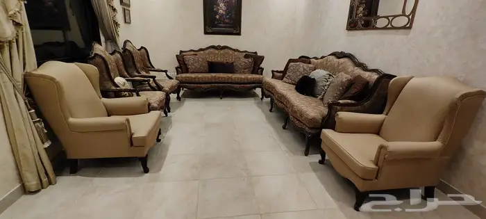 للبيع طقم كنب من مفروشات المطلق 0