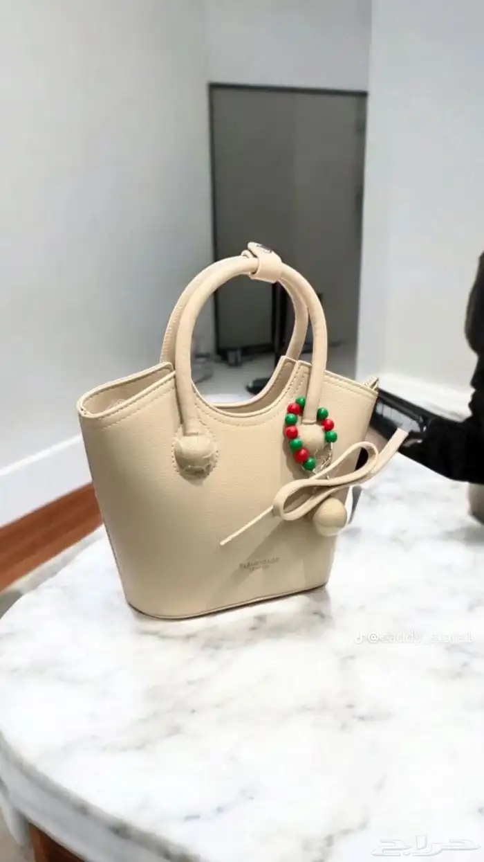 شنط نسائيه جديده وفخمه باقل الأسعار 80 85