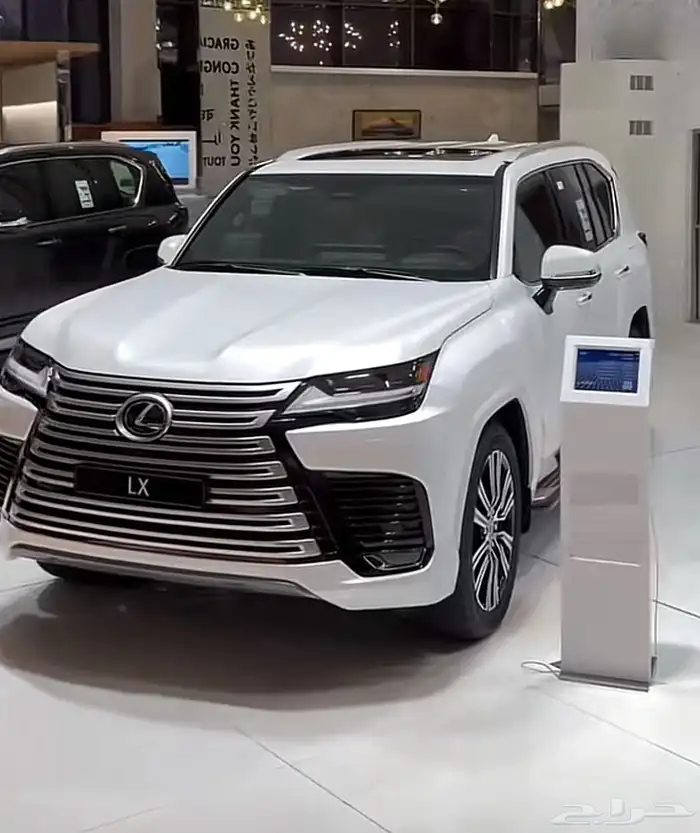 لكزس 2025 BB ابيض جملي و اسود جملي 0