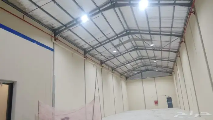 مستودع في حي الغنامية الرياض للايجار عدد 6جديدة خطورة متوسط 7