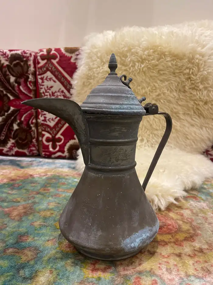 دله شبيهة دلال القصر 1