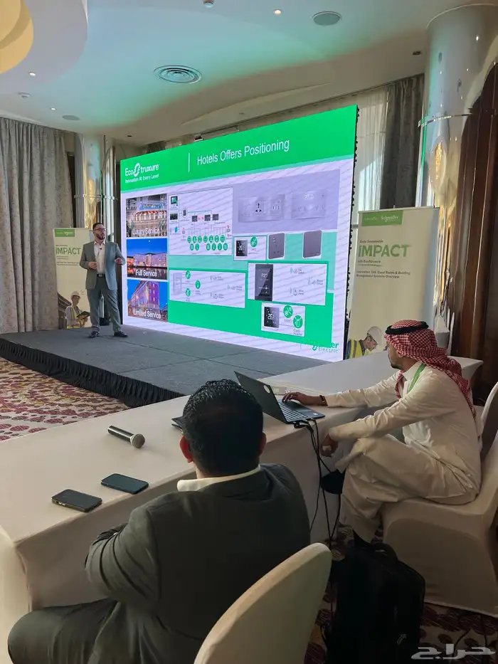 شاشات LED كبيرة   مسرح وإضاءة وصوتيات لأي مناسبة 17