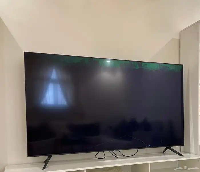 يوجد لدي شاشه مكسوره للبيع 1