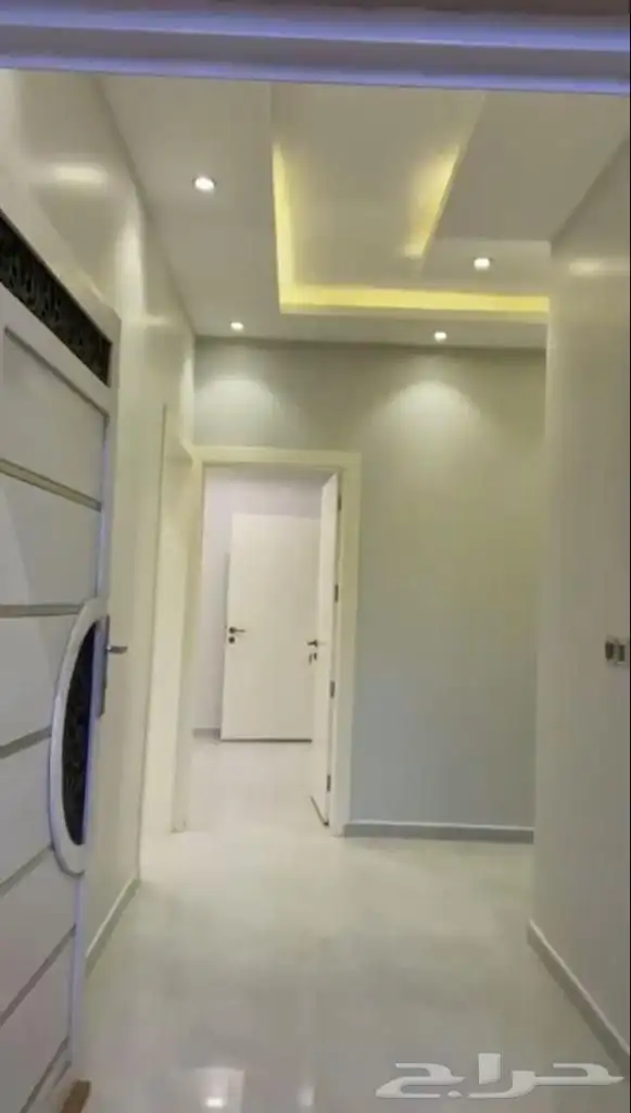شقه للبيع في الخميس 3