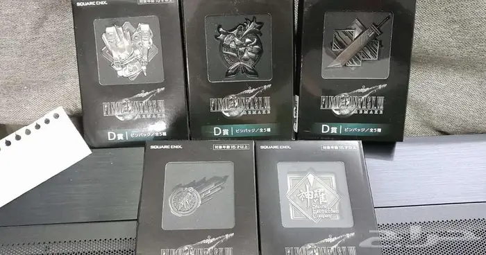 Final Fantasy VII 7 - Metal Pin Badge Set 0