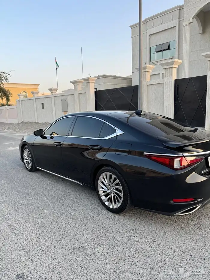 لكزس ES350 بلاتينيوم خليجي موديل 2020 بدبي 0